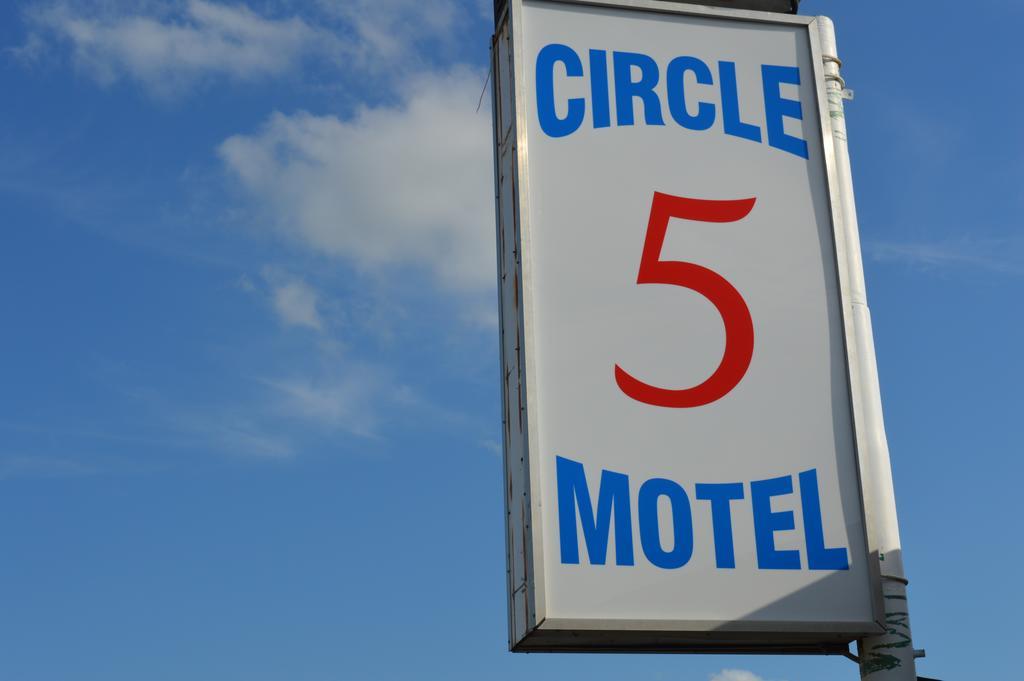 Circle 5 Motel Olds Εξωτερικό φωτογραφία