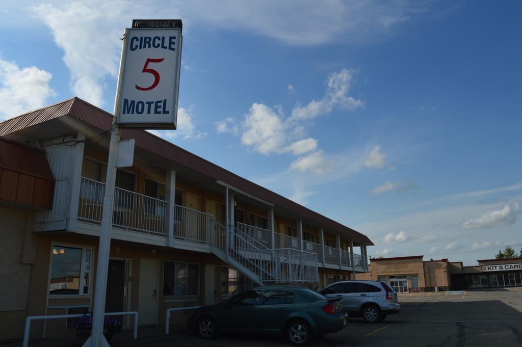 Circle 5 Motel Olds Εξωτερικό φωτογραφία